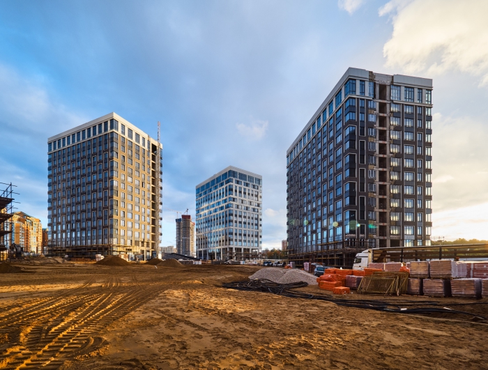 В корпусах 12 и 16 ЖК West Garden завершена укладка напольной плитки