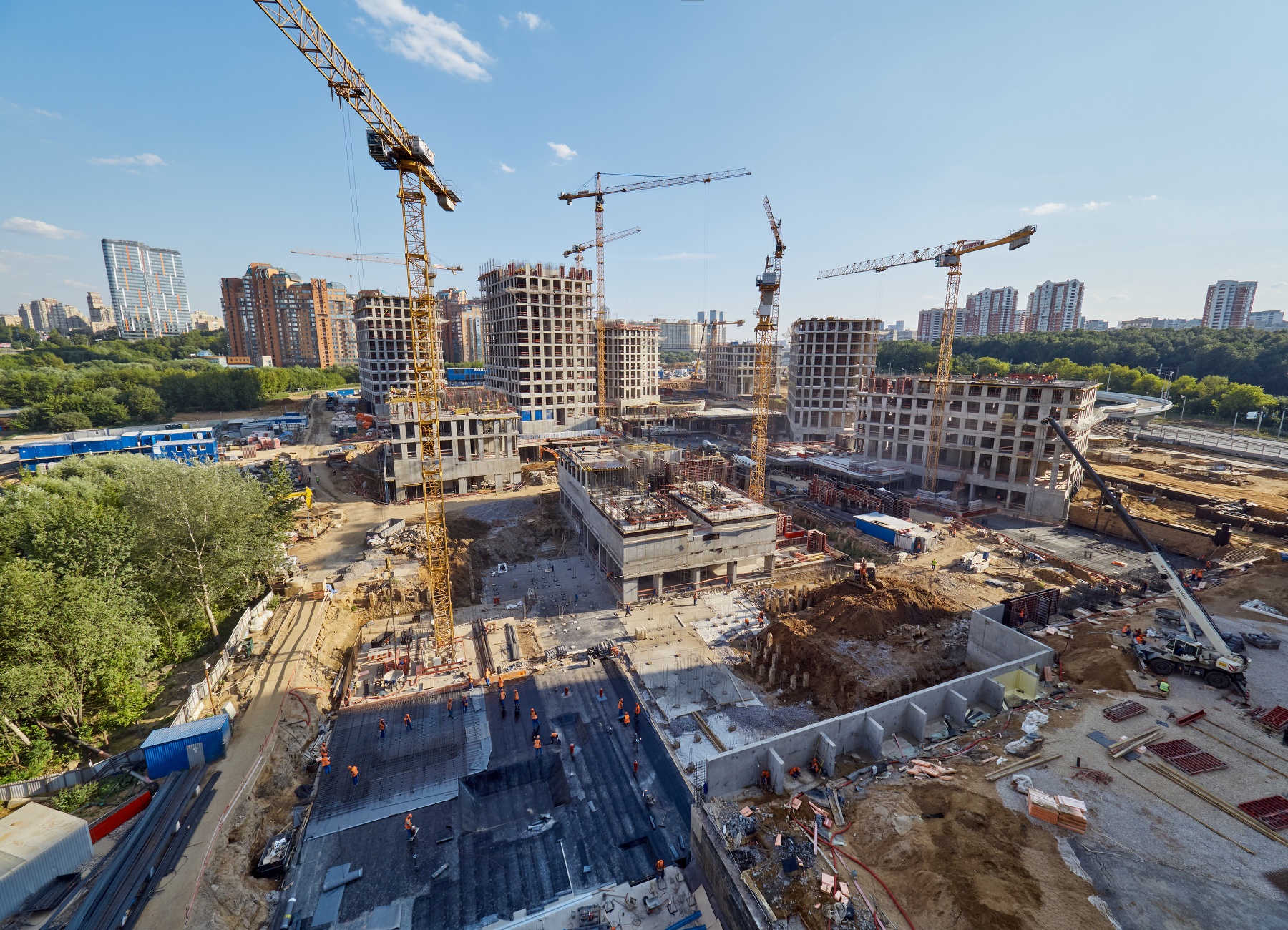 В West Garden началось устройство наружных инженерных сетей